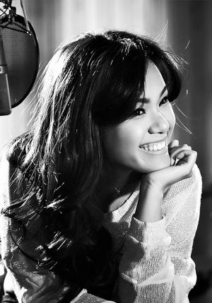 <p><strong><span style="color: #ff6600;">Phuong Vy</span> – Singer</strong></p>