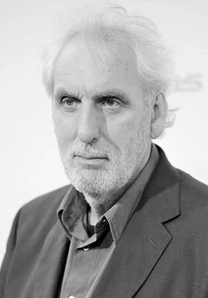 <p style="text-align: left;"><strong><span style="color: #ff6600;">Phillip Noyce <span style="color: #000000;">-</span> </span></strong><strong>Hollywood Director</strong></p>